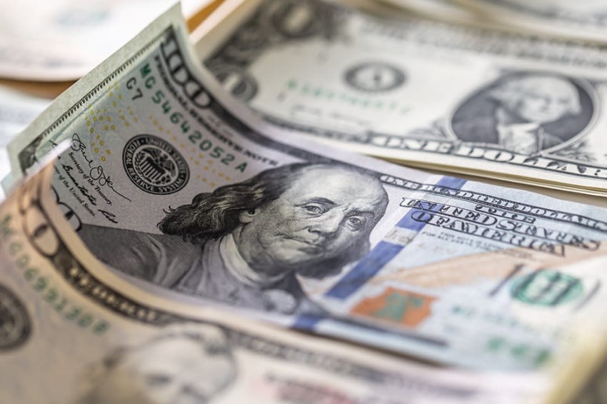 Dolar AS Kembali Jadi Primadona, Emas Mulai Ditinggalkan Investor Global