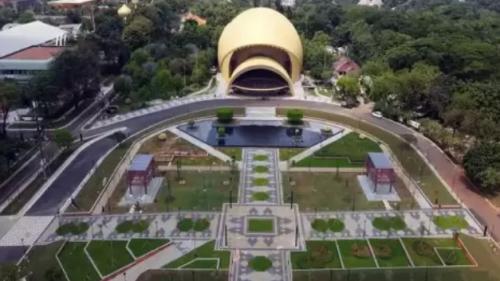 Taman Mini Gelar Salat Ied di Plaza Keong Mas, Tiket Masuk Gratis untuk Jamaah