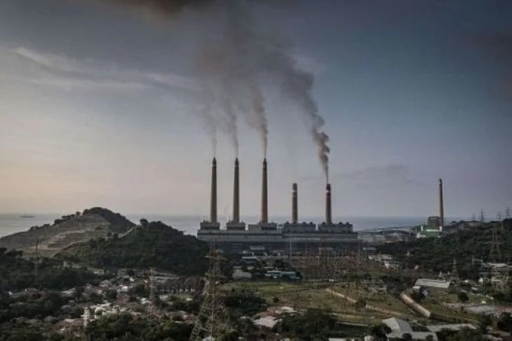 Stok Batu Bara Pembangkit PLN Tahan 15,9 Hari, Pasokan LNG 12 Hari